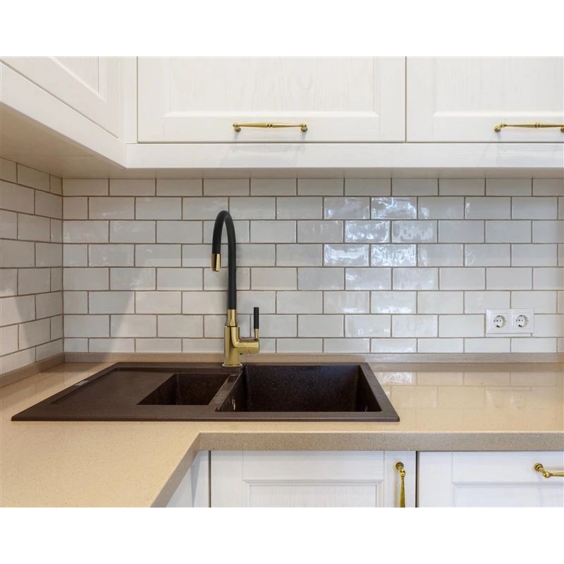 Virtuves jaucējkrāns Invena Glamour BZ-02-L17-V. zelta-melna