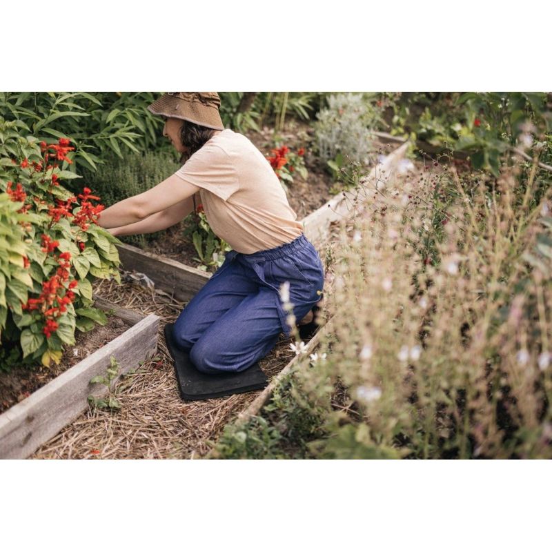 Paliktnis zem ceļiem 1062832 fiskars