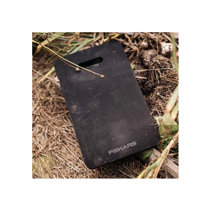 Paliktnis zem ceļiem 1062832 fiskars