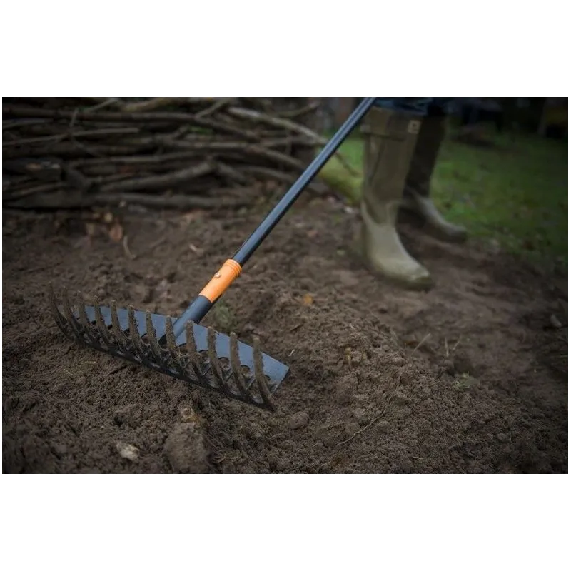 Grābeklis universāls Fiskars Solid 1014917, bez kāta, 410 mm, melna krās.