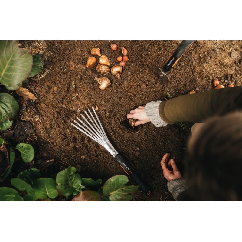 Fiskars Xact vēdekļveida rokas grābeklis ,1027044,