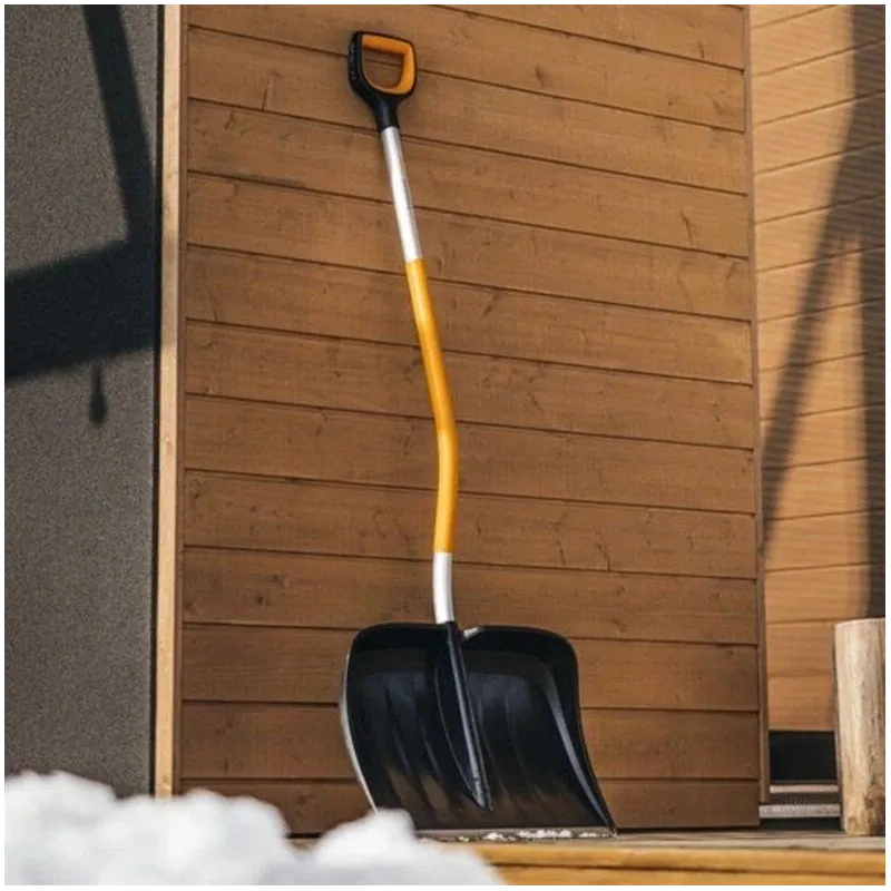 Sniega lāpsta Fiskars X-series, 154.5 cm x 53.3 cm, plastmasa