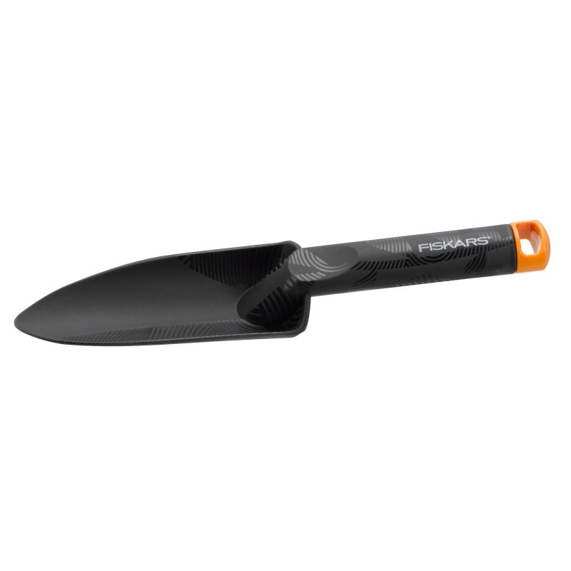 Šaufele Fiskars Solid. 282 mm. plastmasa. melna