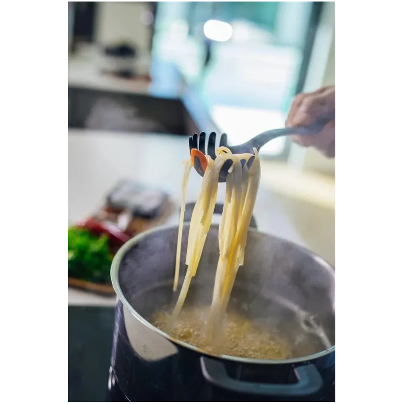 Karotes makaroniem Fiskars 1027301, 37 cm, melna krās.-oranža krās.