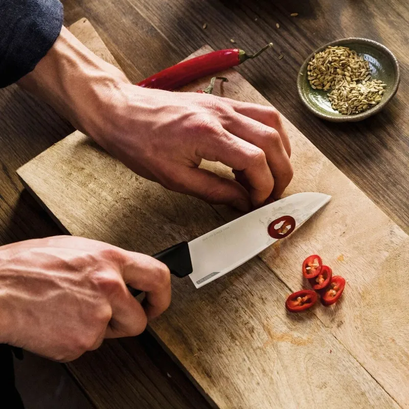 Virtuves nazis Fiskars Hard Edge Small, plastmasa-nerūsējošais tērauds