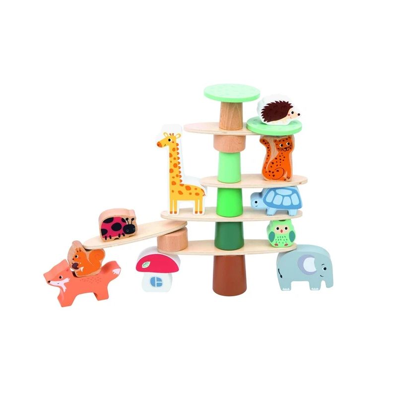 Spēle koka ar dzīvniekiem