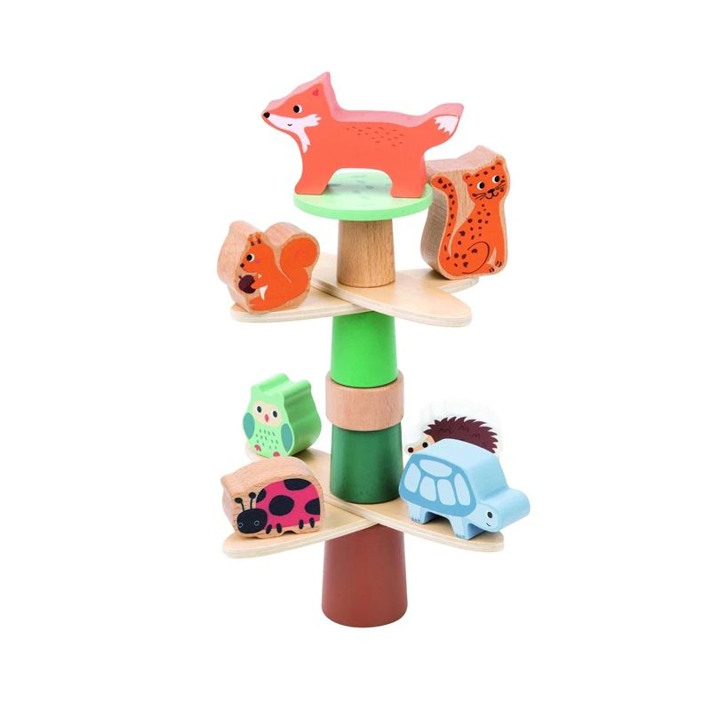 Spēle koka ar dzīvniekiem