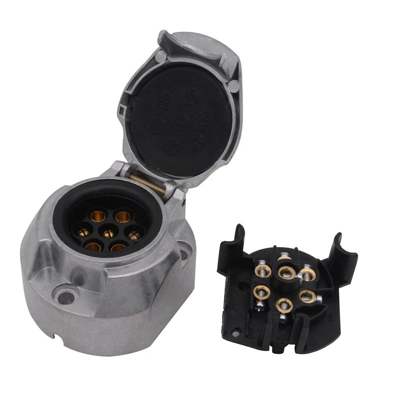 Piekabes adapters no 7 ūdensizturīgs