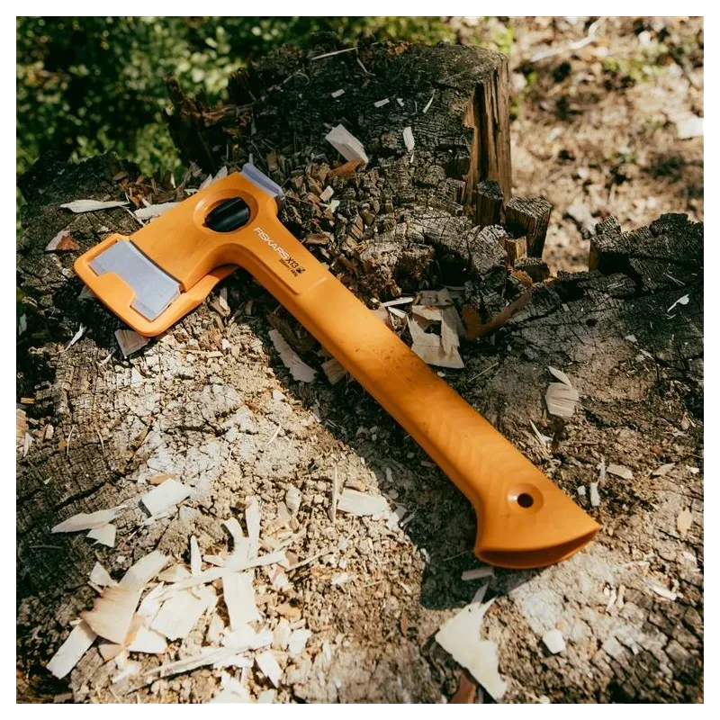 Kirvis Fiskars X13, stovyklavimo, 33.5 cm