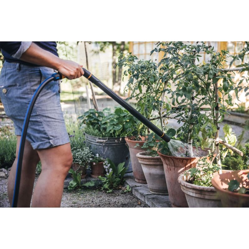 Cf garā laistīšanas pistole.