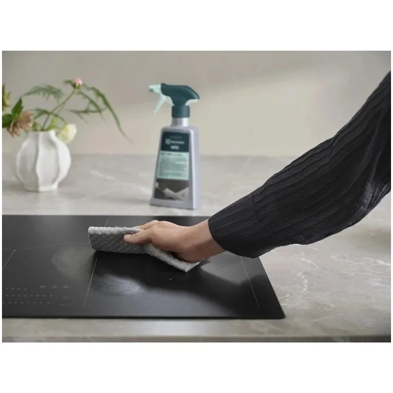 Tīrīšanas līdzeklis, virsmām Electrolux „Matt Care“, 0.5 l