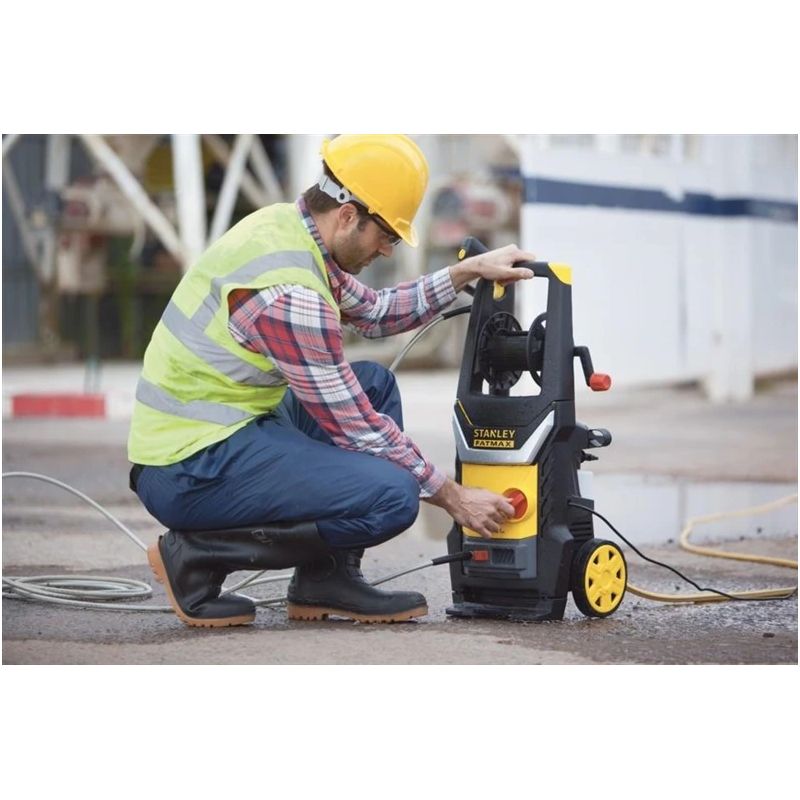 Augstspiediena mazgātājs Stanley SXFPW26DSS-E. 2600 W. 180 Bar