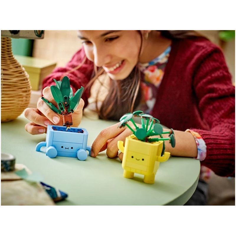 Konstruktorius LEGO Botanicals Happy Plants 10349. 217 vnt.