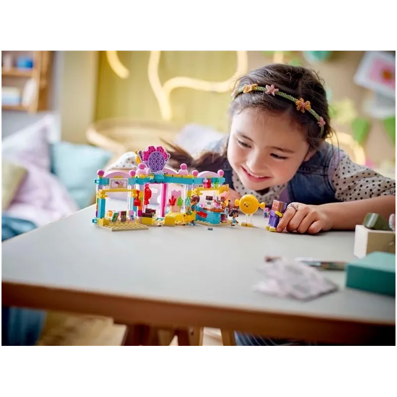 Konstruktors LEGO Friends Hārtleikas pilsētas saldumu veikals 42649, 376 gab.