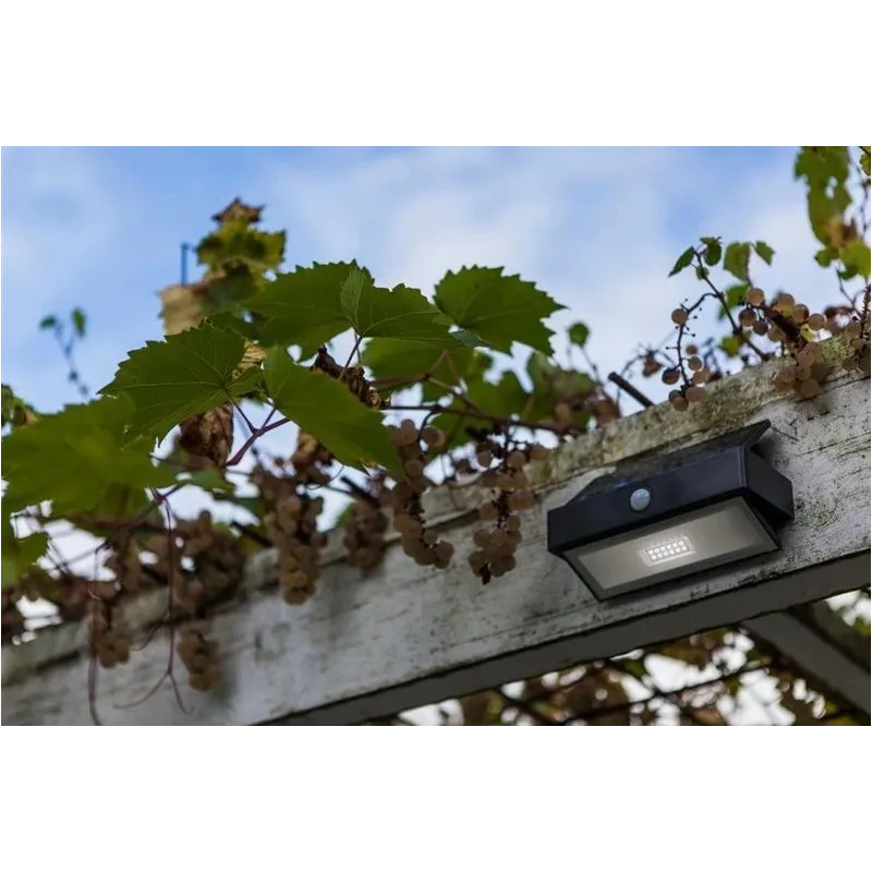 Настенный светильник на солнечной батарее Lutec Arrow, 2Вт, IP44, серый цв.