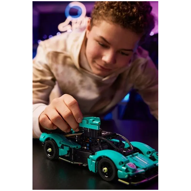 Konstruktors LEGO Technic Aston Martin Valkyrie 42208, 707 gab.