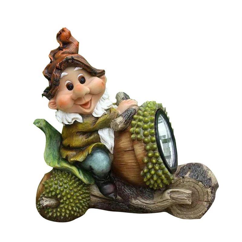 Dārza dekors - lampa rūķis mašīnā