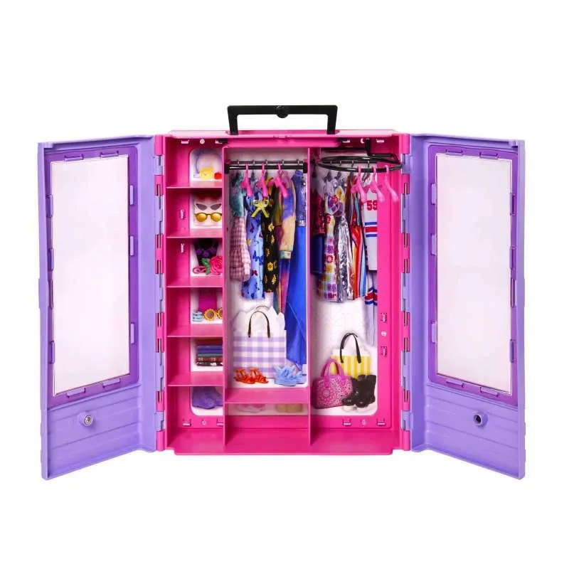 Apģērbu un akses.skapis