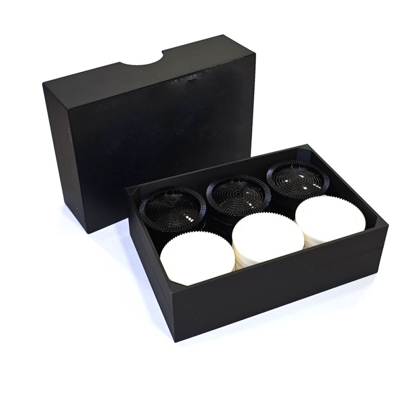 Plastmasas sacensību dambrete 45x45x10 ar kastīti