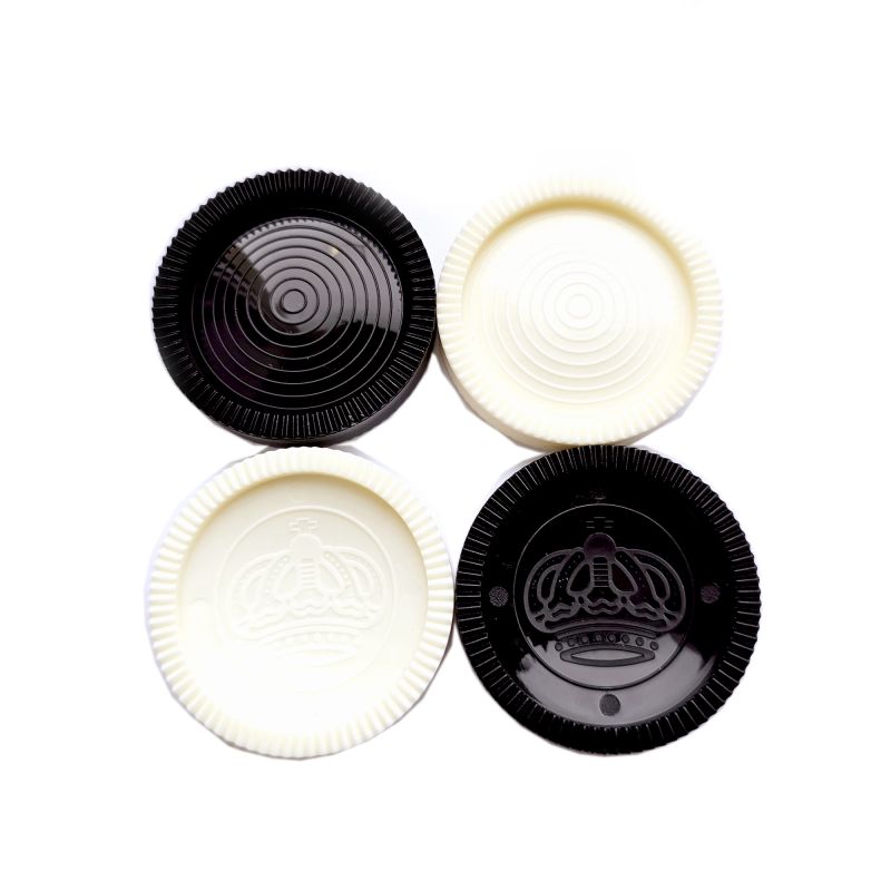 Plastmasas sacensību dambrete 45x45x10 ar kastīti