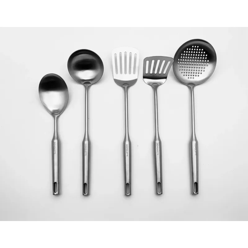 Lāpstiņa ar caurum. domoletti lmkts051-5