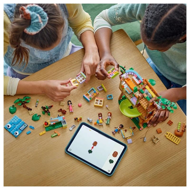 Konstruktorius LEGO Friends Draugystės namelis medyje 42652, 701 vnt.