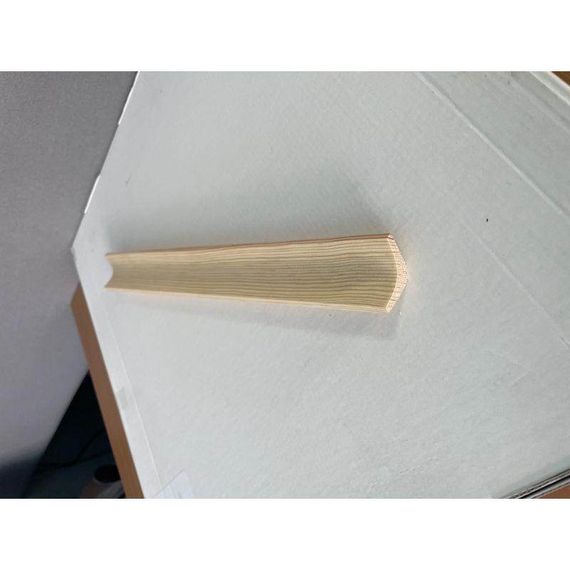 Iekšējais apdares stūris, priede, 2500 mm x 19 mm