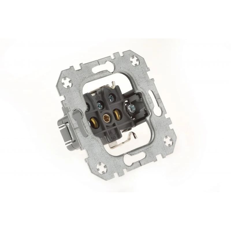 Pistikupesa Liregus Epsilon IKL16-014-414-01, maandusega, valge v.