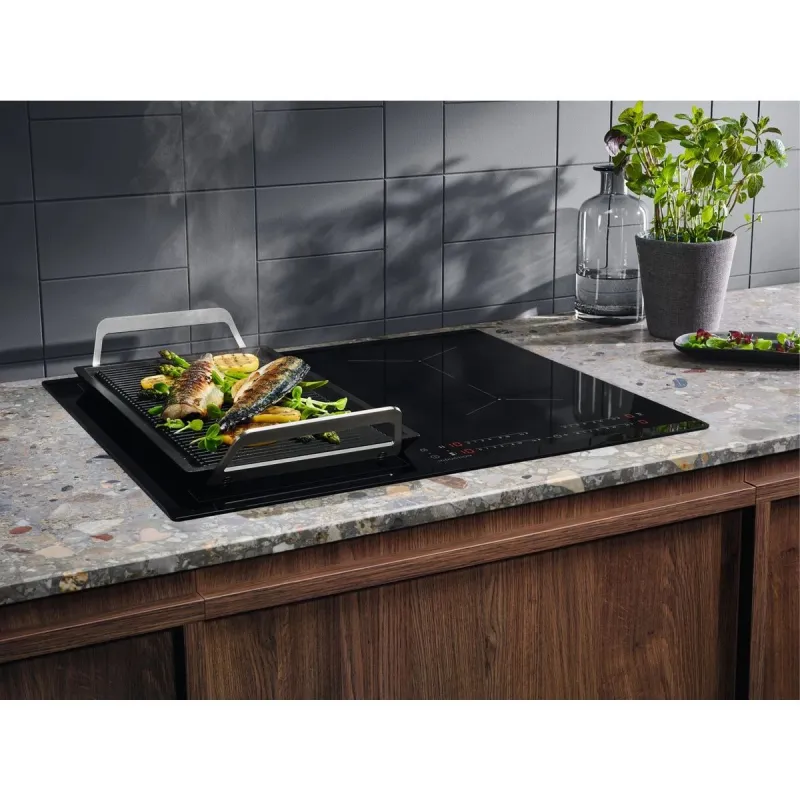 Indukcijas plīts Electrolux 600 serija „Bridge“ „Hob2Hood“ EIV634
