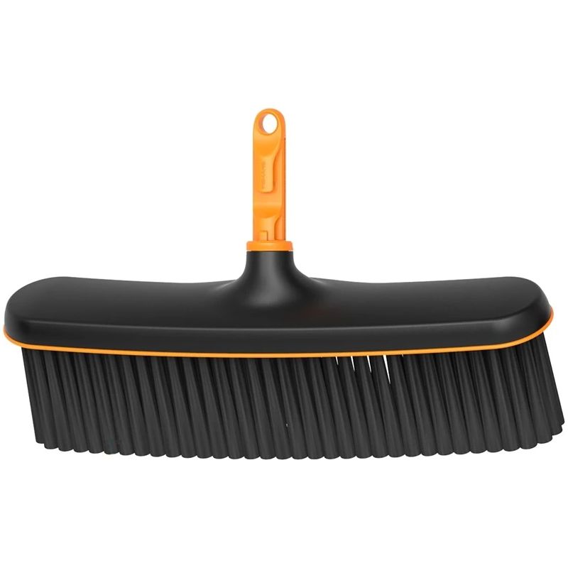 Patio broom fiskars oneclick