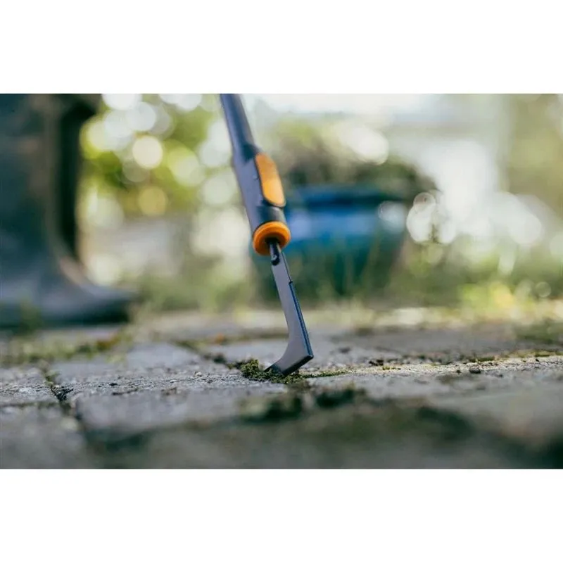 Zāles skrāpis Fiskars OneClick 1080687. tērauds