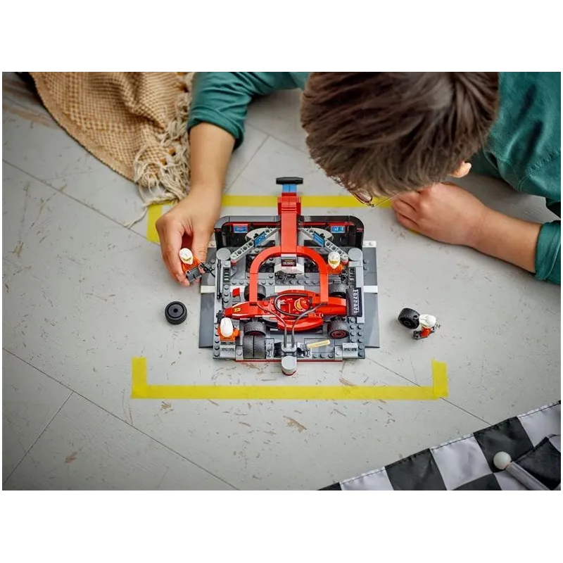 LEGO City F1 Pit Stop & Pit Crew with Ferrari Car. 322 gab