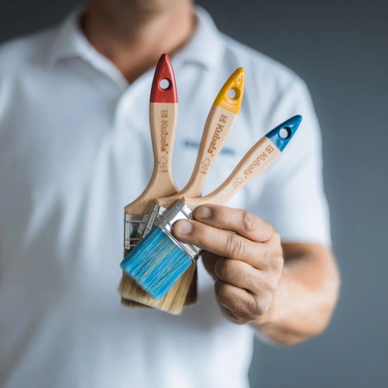 Universal flat brush for all types of paints and varnishes 30 mm.