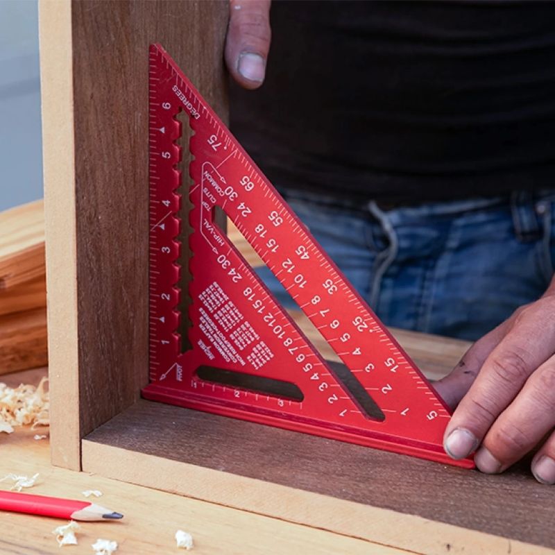 Alumīnija trīsstūris Kapro 446 180 mm.