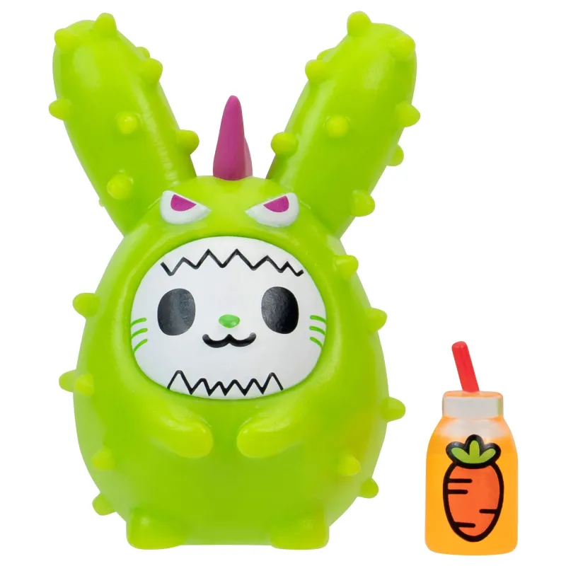 TOKIDOKI figure with accessory, 5 cm