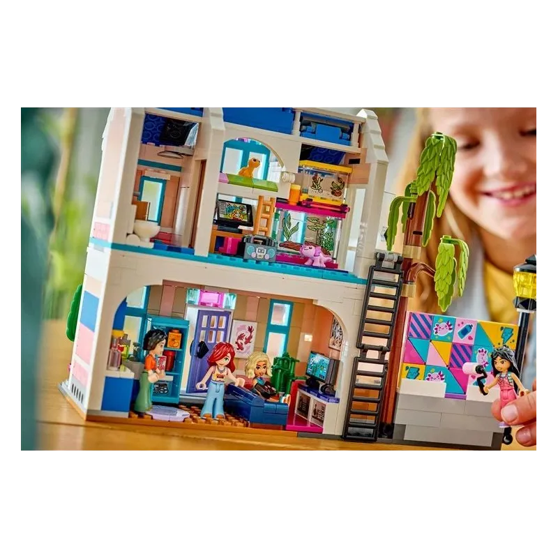 LEGO Friends ģimenes māja 42687. 946 gab.