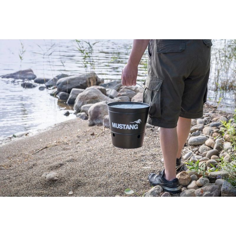 Ogļu grils mustang party bucket