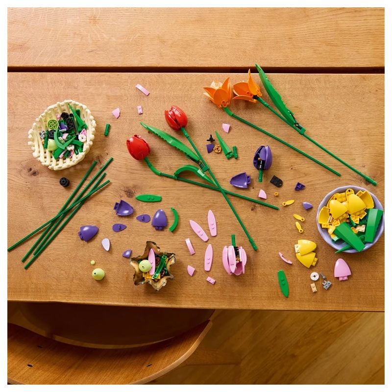 Konstruktors LEGO Botanicals Tulip Bouquet 11501 576 gab.