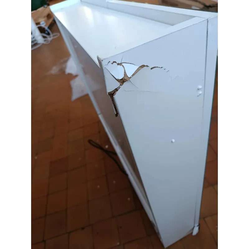 Nocenota prece - Aquamarin vannas istabas spoguļskapis ar LED apgaismojumu, 65 × 65 cm