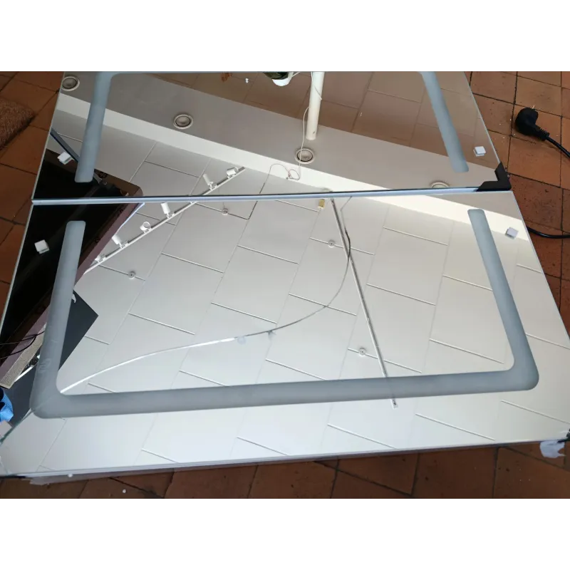 Nukainota prekė - Akvamarino vonios kambario veidrodis su LED apšvietimu, 65 × 65 cm