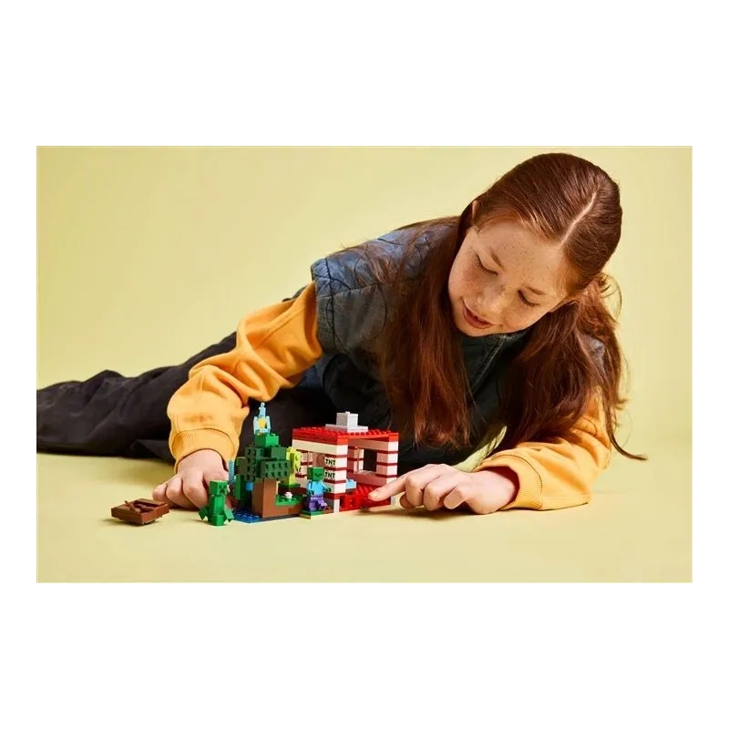 Konstruktors LEGO Minecraft The TNT Jungle House 21275