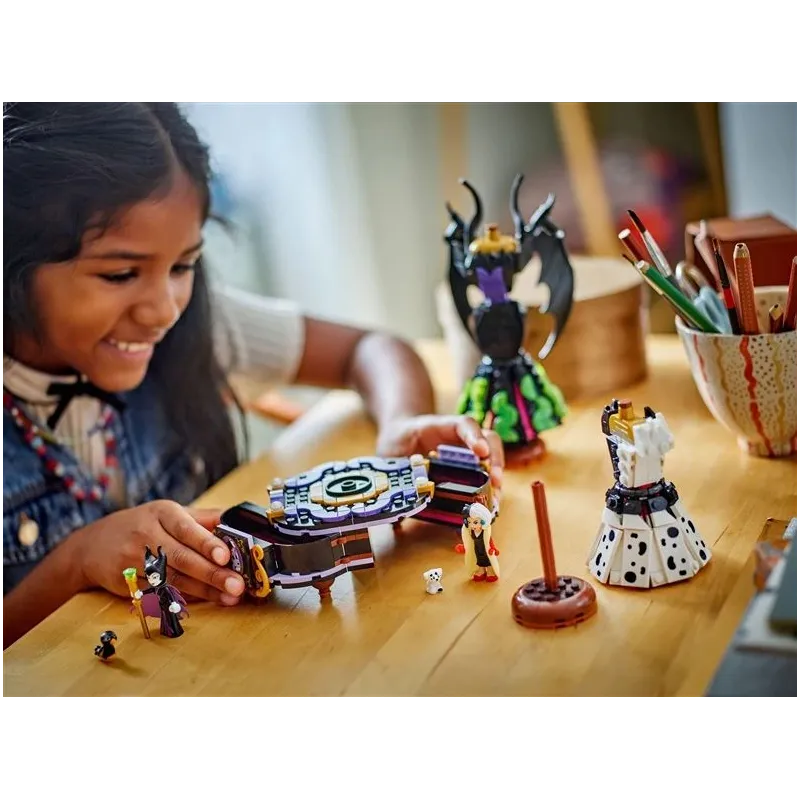 LEGO Disney Maleficent's and Cruella De Vil's Dresses 43262