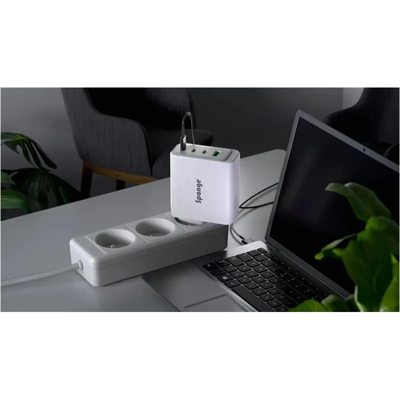 Adapteris Sponge C4 100W GaN. USB-C-USB-A. balta