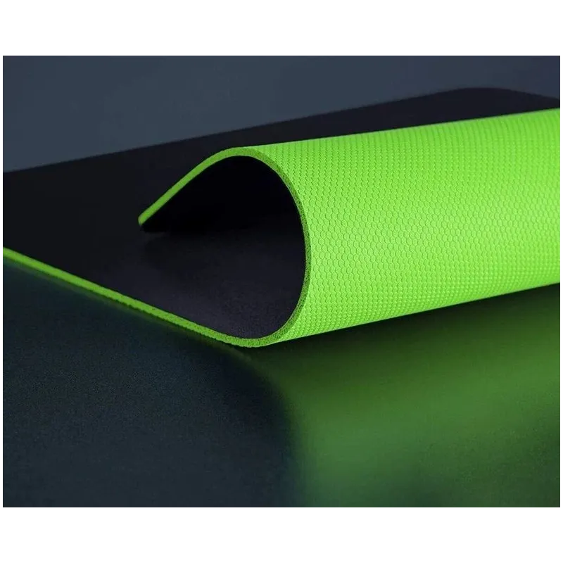 Peles paliktnis Razer V2. 400 mm x 450 mm x 3 mm. melna