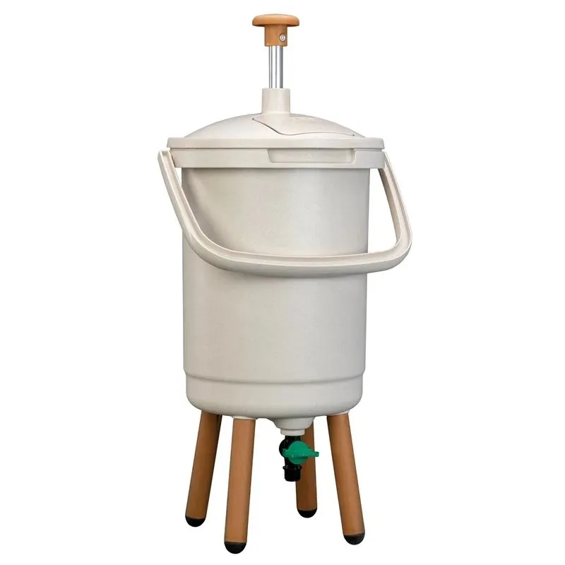 Komposta kaste. 27 cm x 27 cm x 57 cm. 11 l