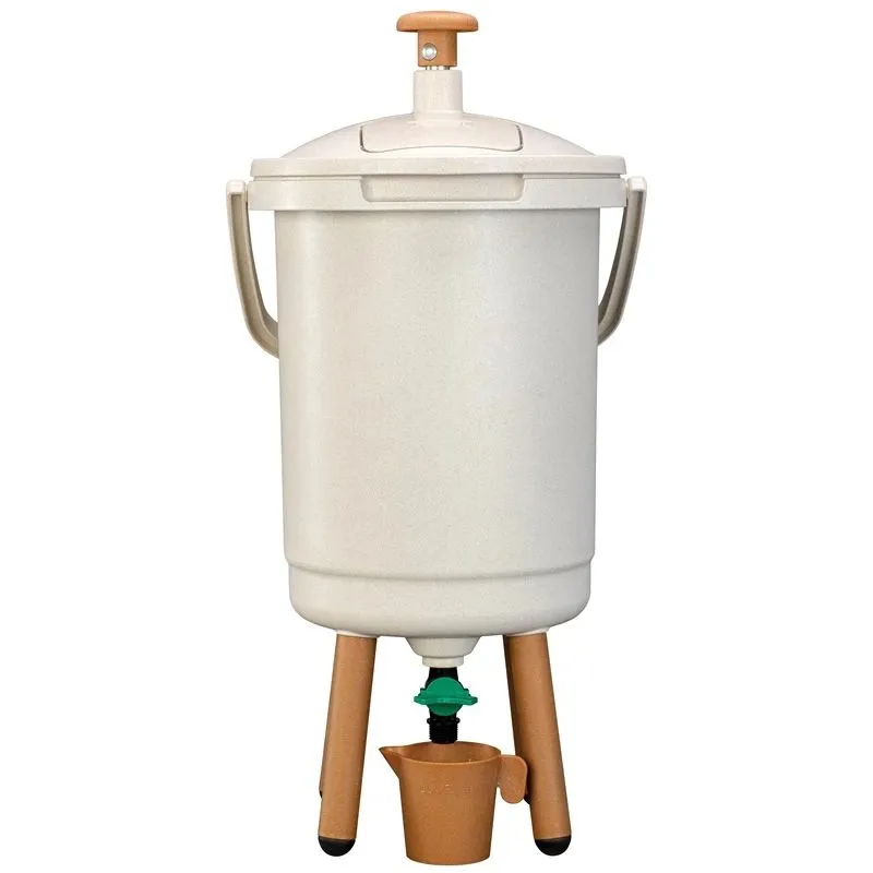 Komposta kaste. 27 cm x 27 cm x 57 cm. 11 l