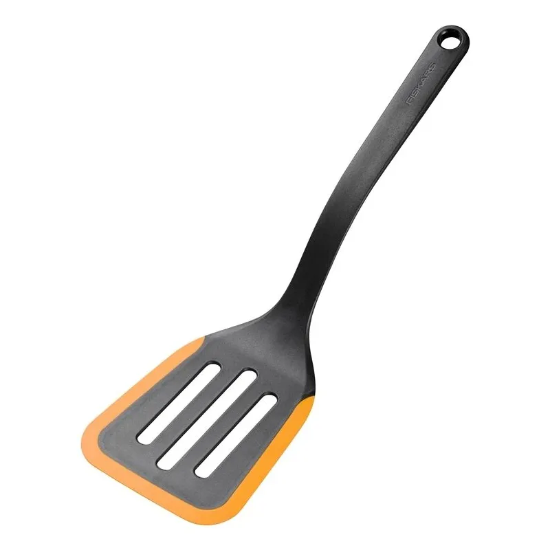 Cepšanas lāpstiņa Fiskars 1079964. melna krās.