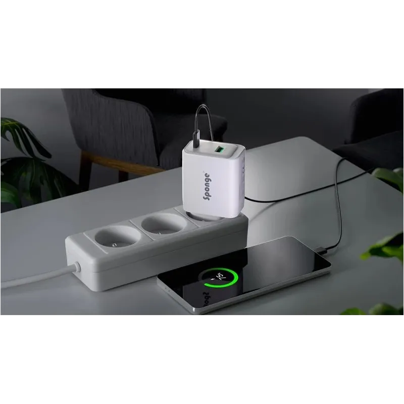 Adapteris Sponge C2 45W GaN. USB-C-USB-A. balta