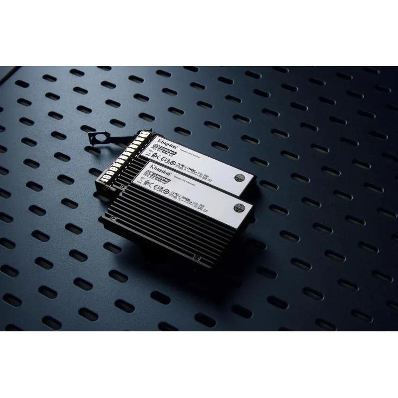 SSD-KINGSTON-SSD series DC3000ME-7.68TB-NVMe-NAND flash technology 3D TLC-Write speed 10000 MBytes-sec-Read speed 14000