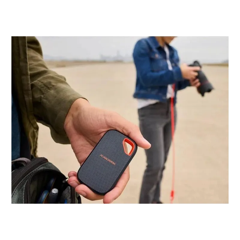 External SSD-SANDISK-Read speed 2000 MB-s-1000 GB-SanDisk Extreme Portable SSD ,V3, 1 TB ,SDSSDE70-1T00-G25,-SDSSDE70-1T00-G25
